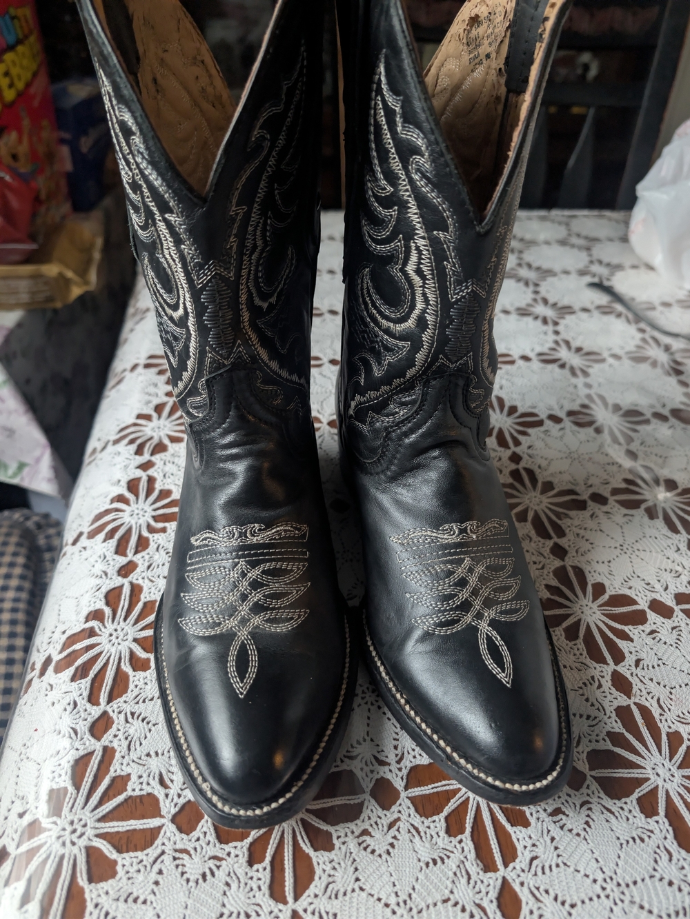 Trompo Black Western Embroidered Cowboy Boots